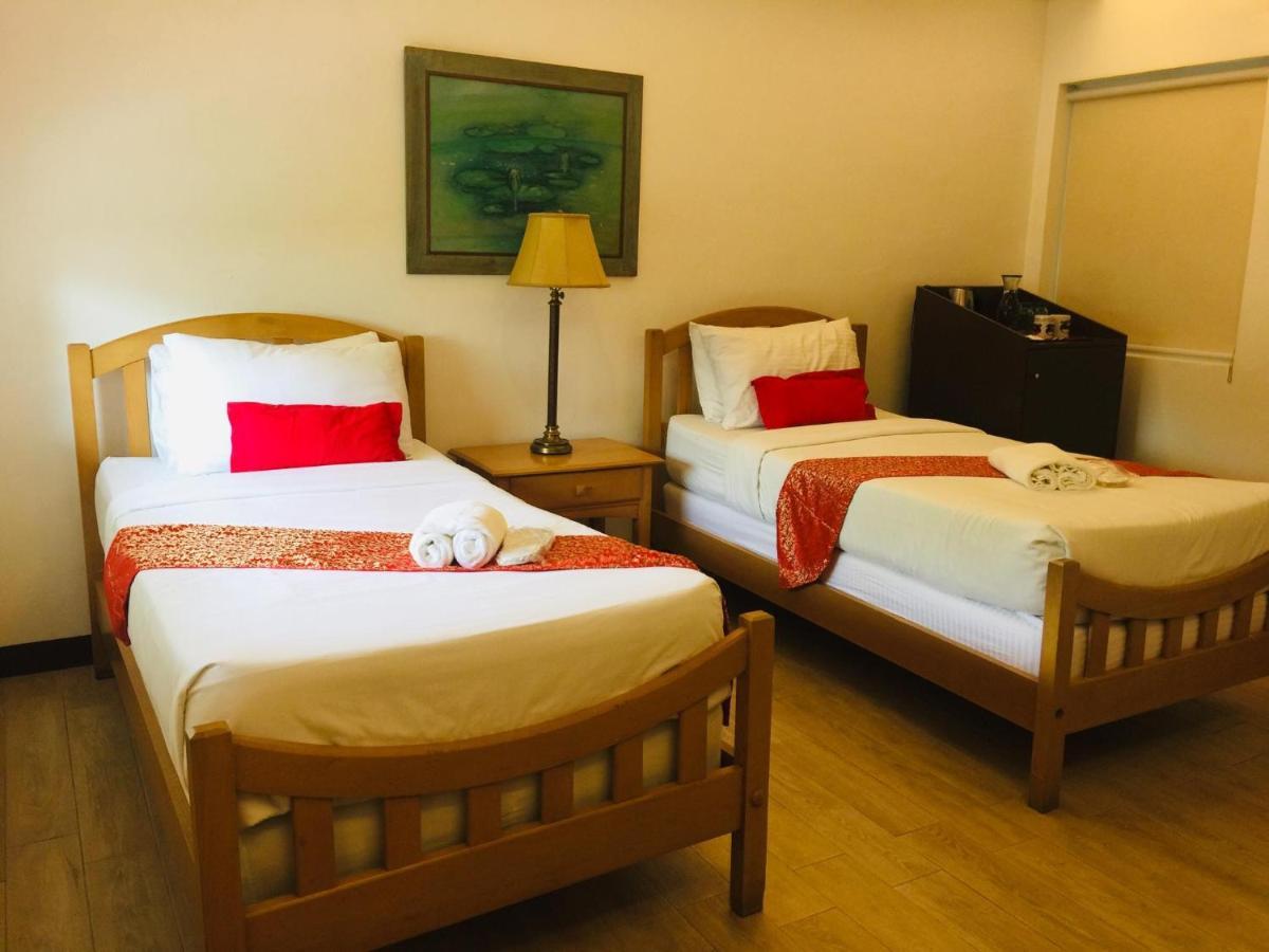 The Carmelence Lodge Tagaytay City Exterior foto