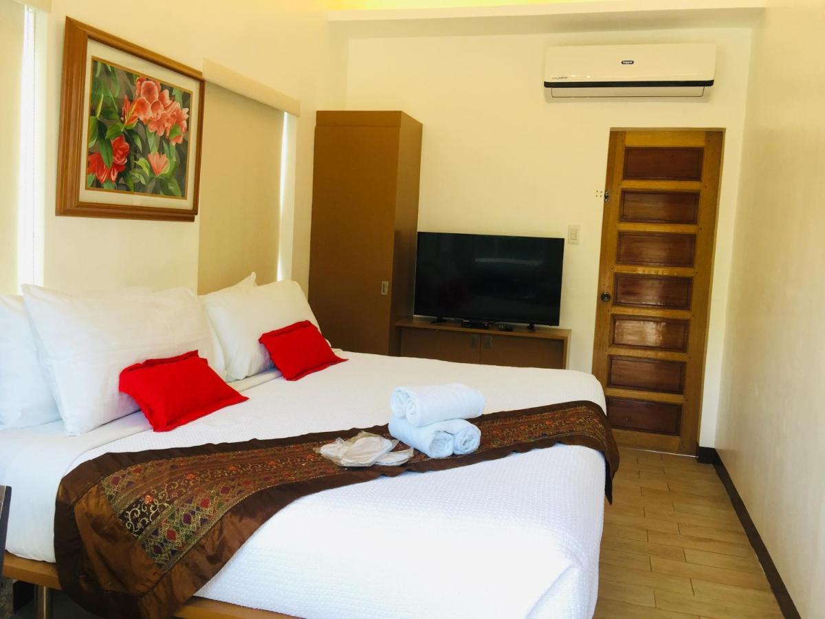 The Carmelence Lodge Tagaytay City Exterior foto